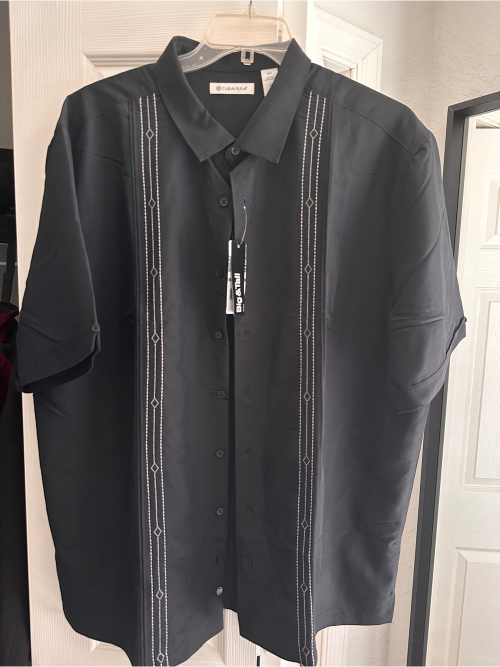 Cubavera Black Embroidered Short-Sleeve Guayabera Shirt